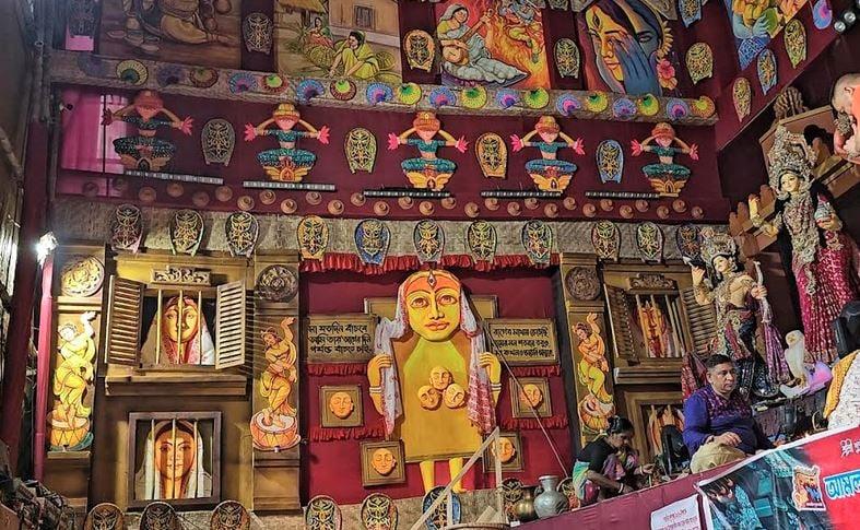 কুলা-হাঁড়ি ও তালপাখায় মাতৃত্বের গল্প, আমলাপাড়ায় ১৪৪ বছরের শারদীয় আবহ