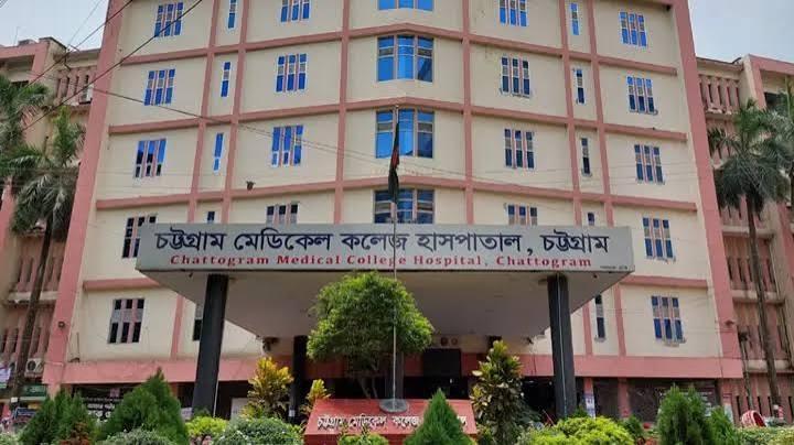 সোনাদিয়া চ্যানেলে জলদস্যুদের তাণ্ডব: আহত ২০, নিখোঁজ ২৪