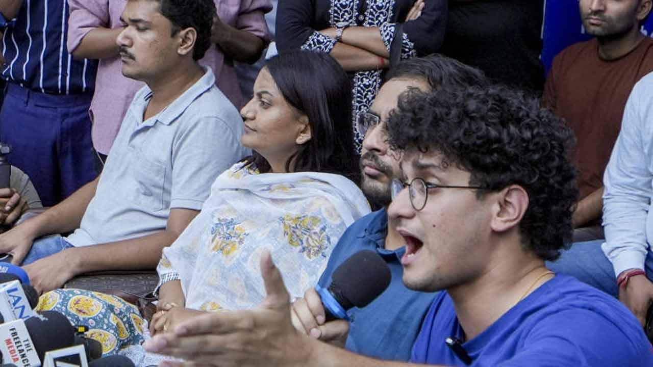 ‘দেশকে গৃহযুদ্ধের পরিস্থিতিতে ঠেলা হচ্ছে’! জ্ঞানেশের সঙ্গে সিজেপি-নিশানায় প্রধানমন্ত্রীও