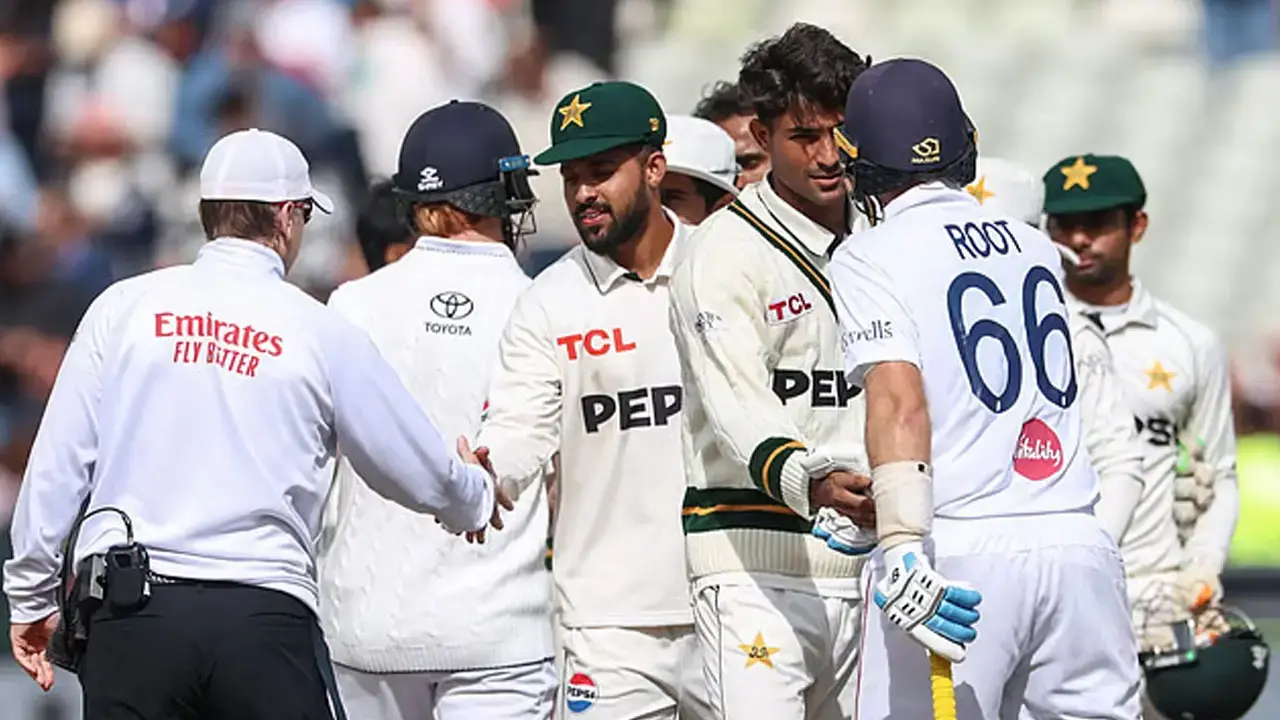 লড়াই করার সান্ত্বনা নিয়ে হোয়াইটওয়াশ হলো পাকিস্তান