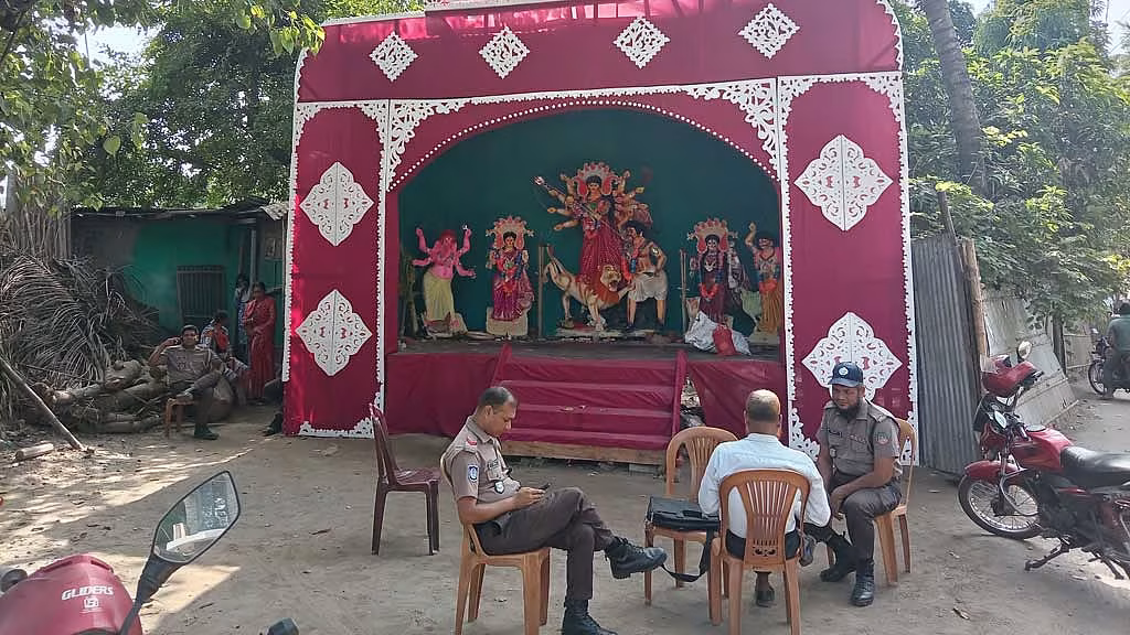 রংপুরে জমি নিয়ে বিরোধ, বিসর্জন দেওয়া হয়নি প্রতিমা