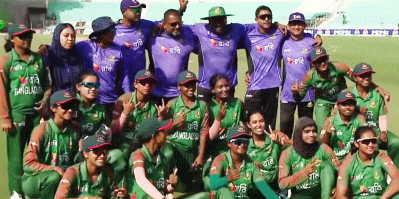 পাকিস্তান বধে হ্যাটট্রিক জয়, ফাইনালে বাংলাদেশের মেয়েরা