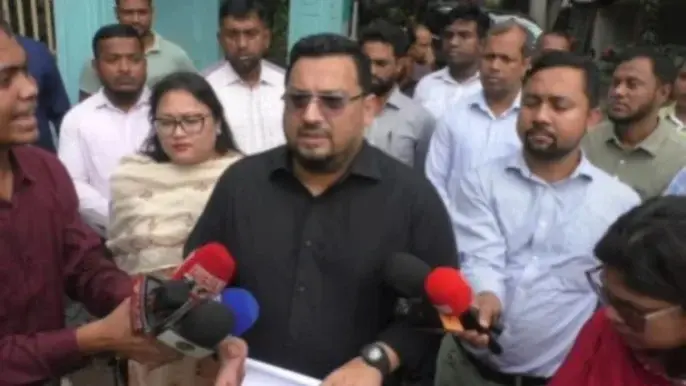 অফিসে অনুপস্থিত কর্মকর্তা-কর্মচারী, আগেই দেওয়া হাজিরা