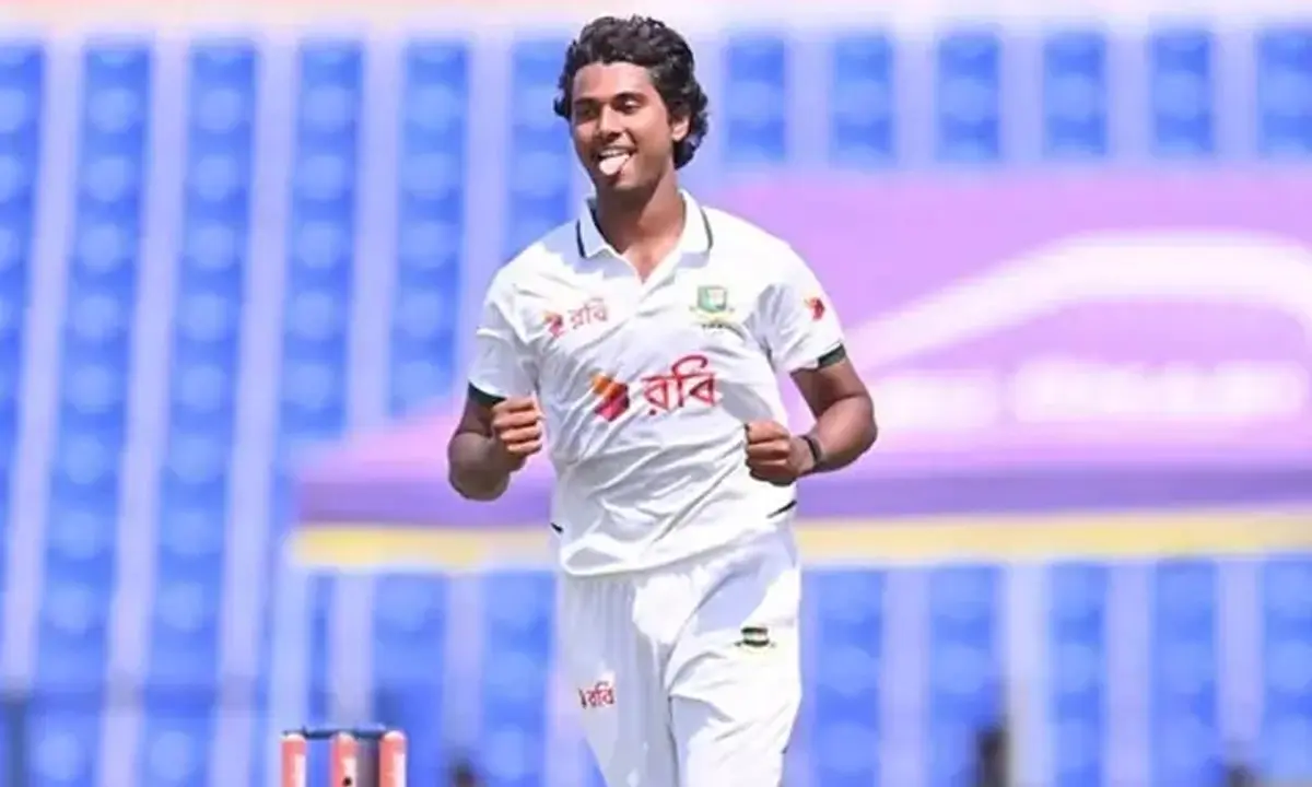 হাসানের হ্যাটট্রিকের পর মুশফিক-শান্তর ব্যাটে বাংলাদেশের দারুণ লড়াই