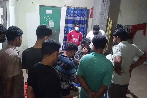 সাভারে তালাবদ্ধ কক্ষ থেকে দম্পতির মরদেহ, পাশে পড়েছিল মৃত ভ্রূণ