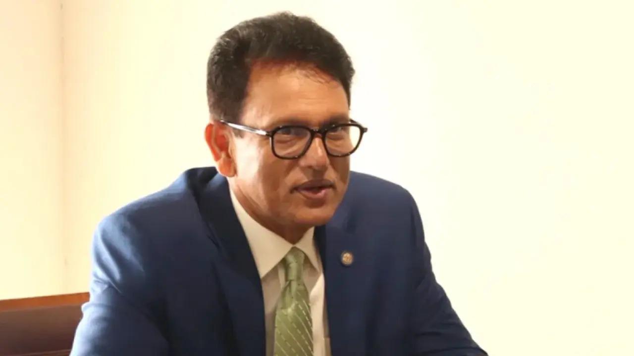 ৩ দিনের সফরে চীনের উদ্দেশে ঢাকা ত্যাগ করেছেন শিক্ষামন্ত্রী