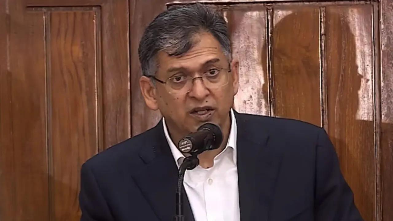 কেন গণভোটের কথা বলা হচ্ছে, ব্যাখ্যা দিলেন সালাহউদ্দিন আহমদ