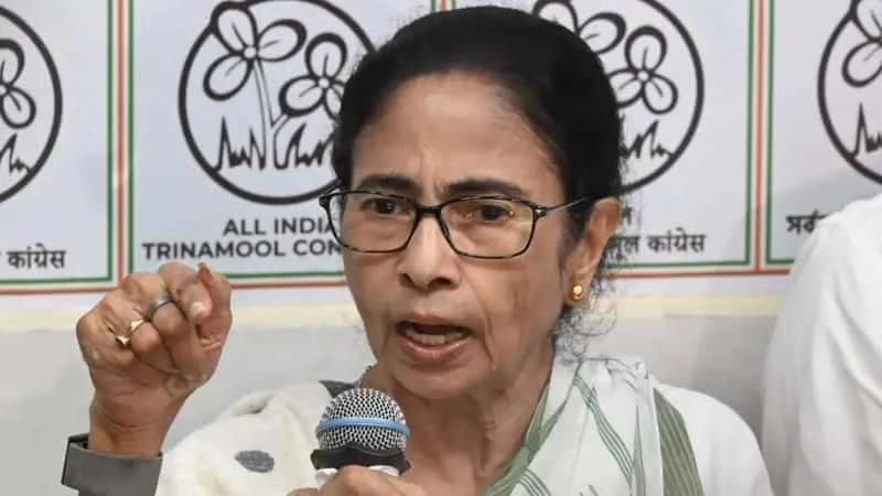 ‘উই ওয়ান্ট জাস্টিস’, সিইসির পদত্যাগ চেয়ে বললেন মমতা