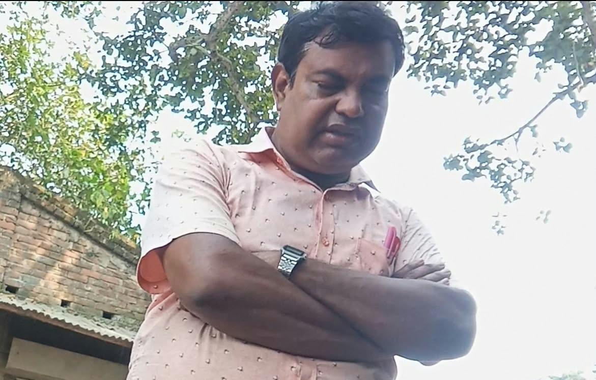 ভূমি কর্মকর্তার বিরুদ্ধে সাংবাদিককে ঘুষের প্রস্তাব দেওয়ার অভিযোগ