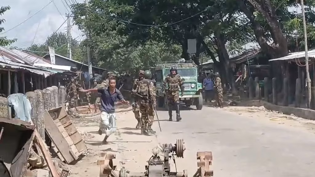 সাজেকে অবরোধের মধ্যে সেনাবাহিনীর সঙ্গে সশস্ত্র গোষ্ঠীর গোলাগুলি