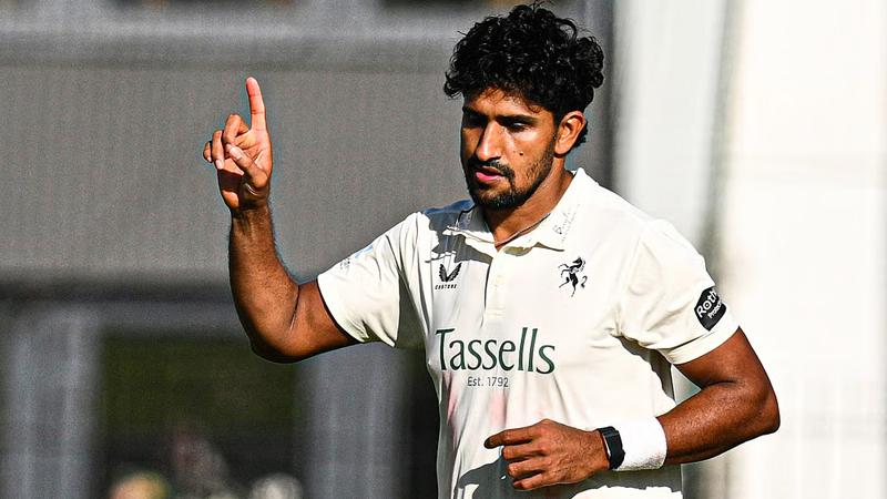 কাউন্টিতে হাসানের পর খালেদের আগুনঝরা বোলিং