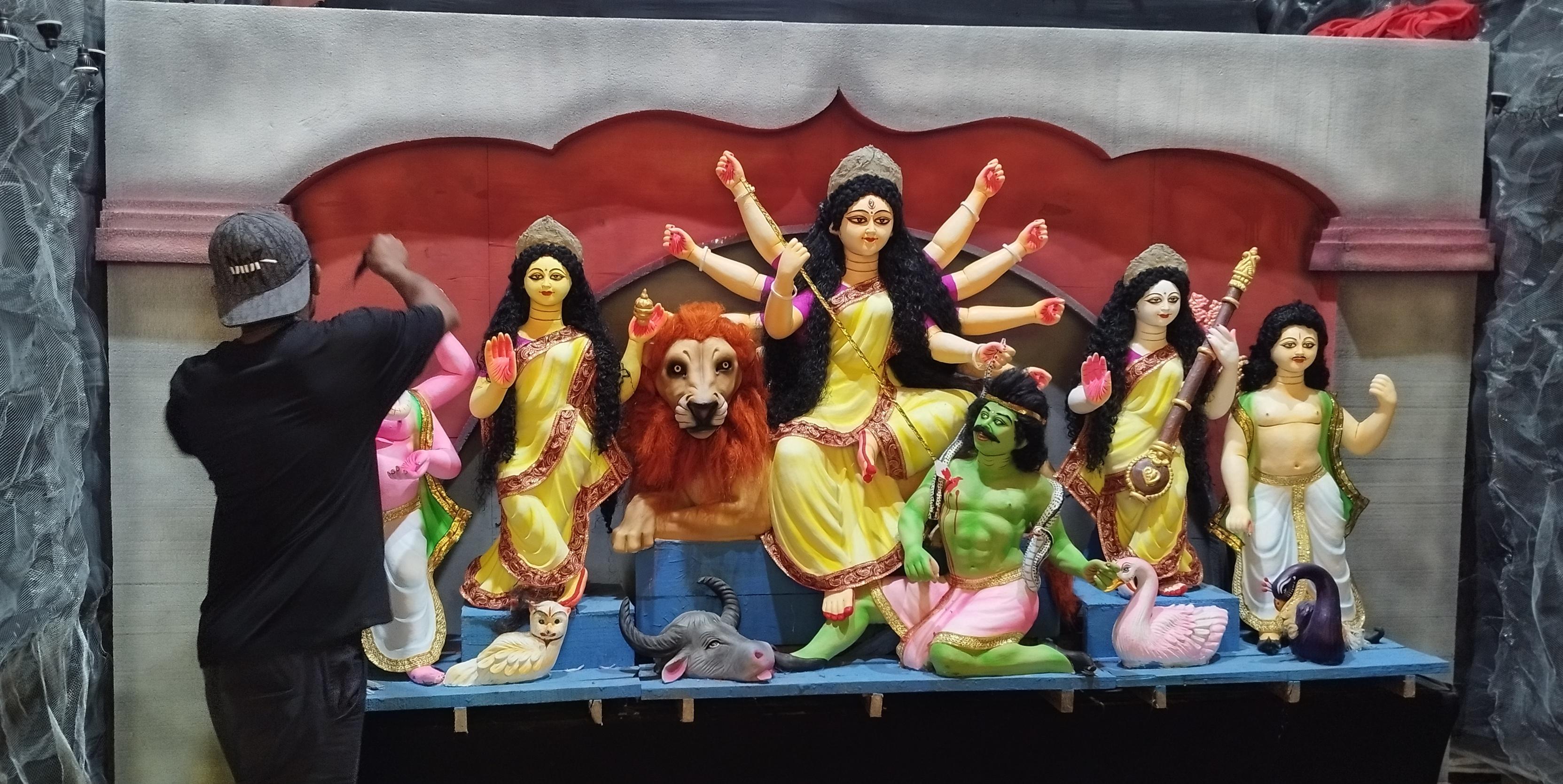 মহাষষ্ঠীর মধ্য দিয়ে দুর্গোৎসব শুরু শুরু, কক্সবাজারে ৩২৪ মণ্ডপে আয়োজন