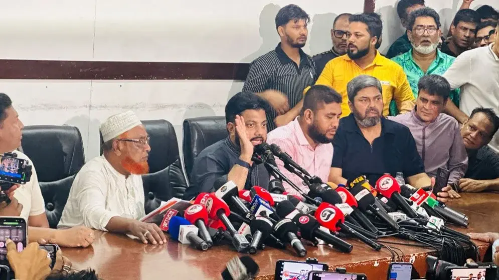যে কারণে মন্ত্রিসভা ছাড়লেন ইশরাক