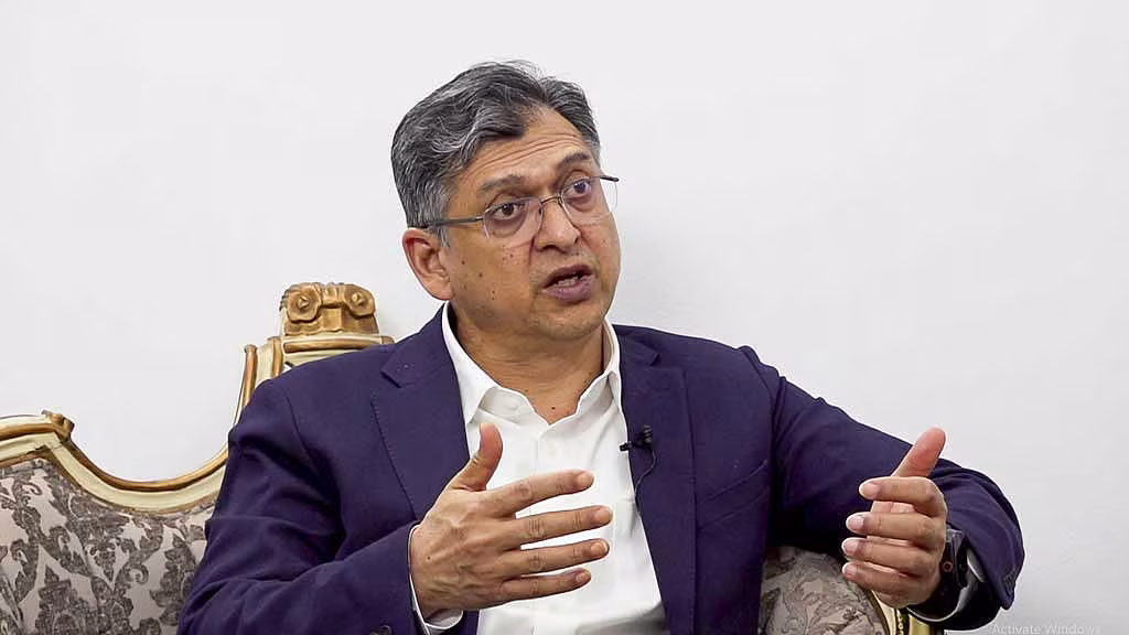 তত্ত্বাবধায়ক সরকার ব্যবস্থা এমনভাবে ফিরবে, যেন বাতিল করতে গণভোটের প্রয়োজন হয়: স্বরাষ্ট্রমন্ত্রী