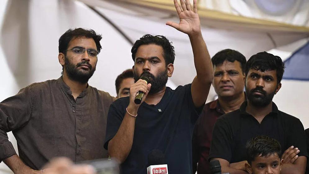 পদত্যাগ করলেও আন্দোলন থামবে না, দিল্লিতে নতুন কর্মসূচি ঘোষণা ককরোচদের