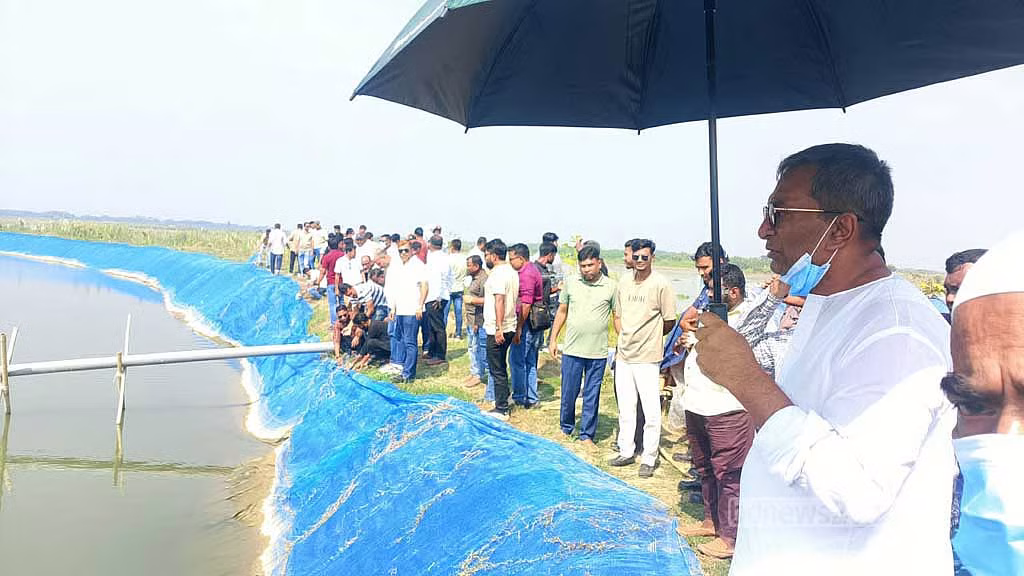 চাঁদপুরে ৪০০ একর কৃষিজমিতে ঝিল খনন, মাটি বিক্রির অভিযোগে উচ্ছেদ অভিযান