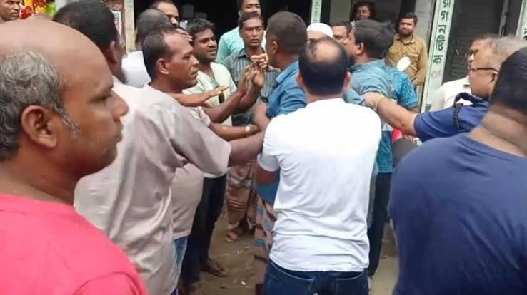 নাটোরে নবজাতকের মৃত্যুকে কেন্দ্র করে হাসপাতালে ভাঙচুর, চিকিৎ...
