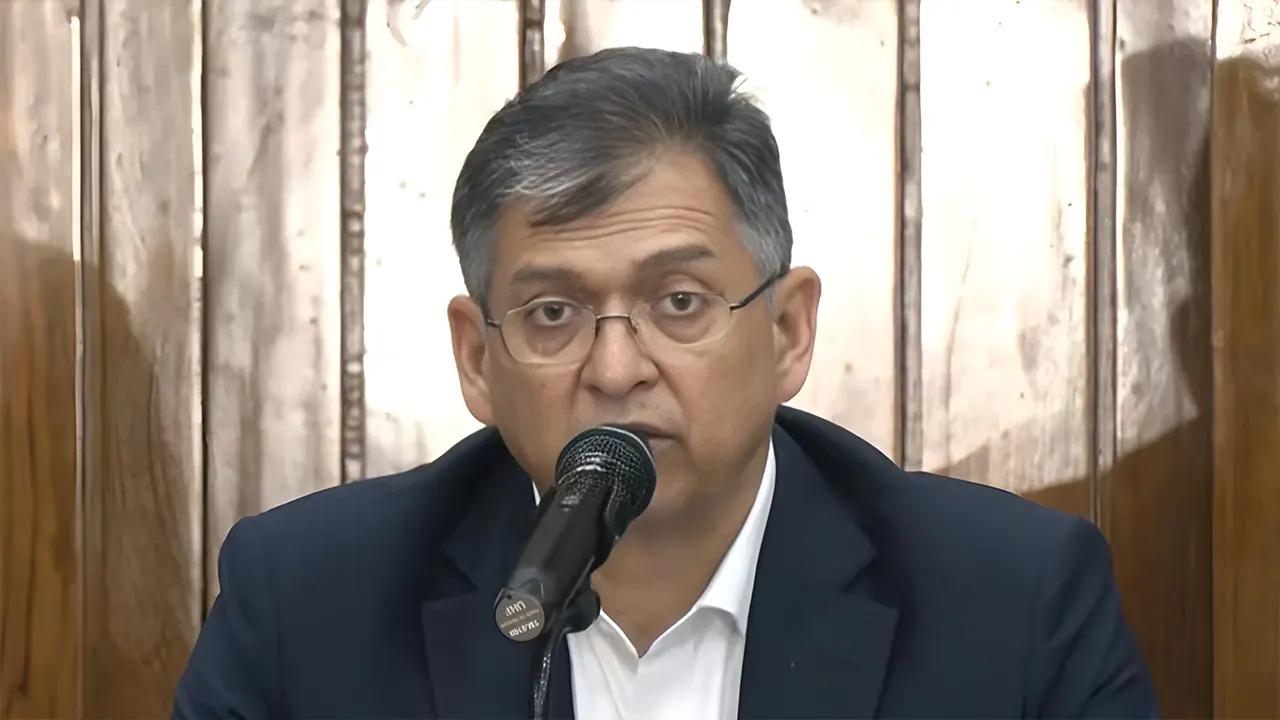 আলোচনা করে সংবিধানে ‘ইনক্লুসিভ’ সংশোধনী আনতে চাই: স্বরাষ্ট্র...