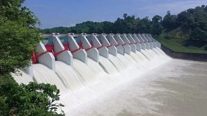 কাপ্তাই হ্রদের পানি বিপৎসীমার কাছাকাছি, আজ রাতে ১৬ গেট খোলার...
