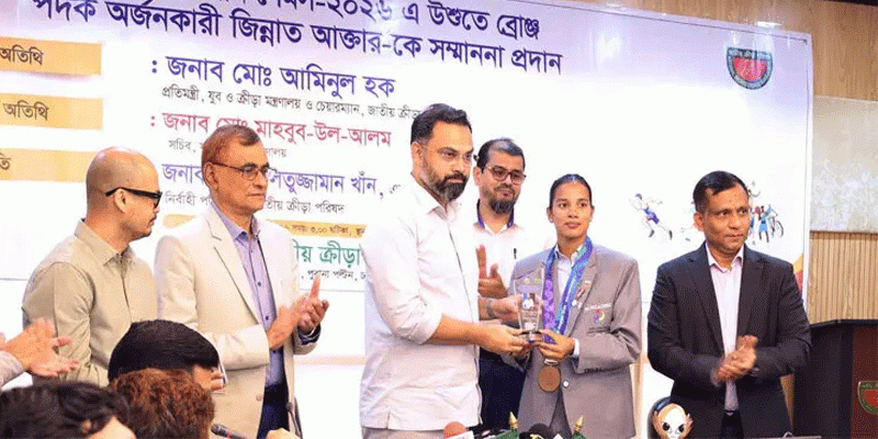 জিন্নাতকে সংবর্ধনা ও লাখ টাকা পুরস্কার