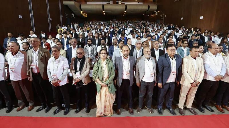 সংযুক্ত ছবি