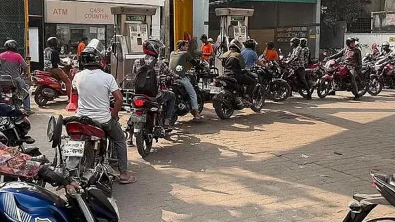 জ্বালানি তেল বিক্রিতে কড়াকড়ি: রসিদ ছাড়া মিলবে না তেল