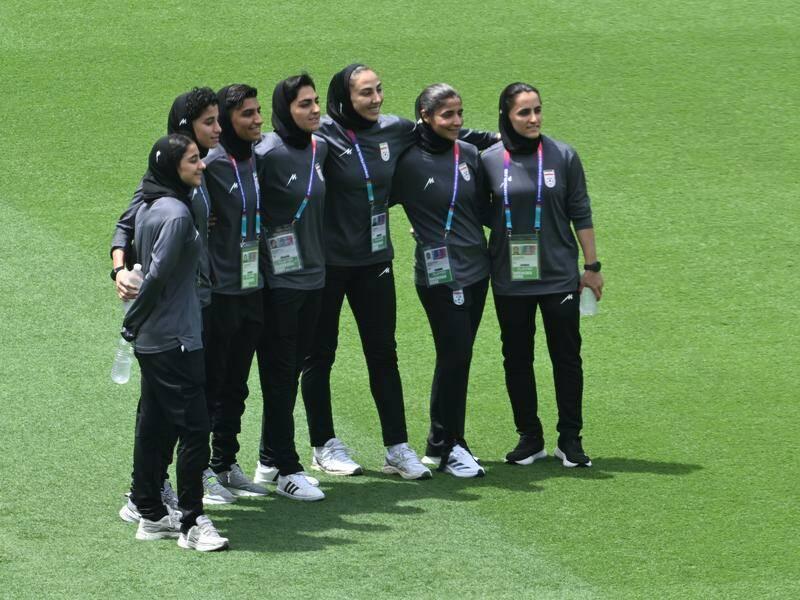 যুদ্ধের দামামার মধ্যেই ইরানের মেয়েদের অন্য এক লড়াই