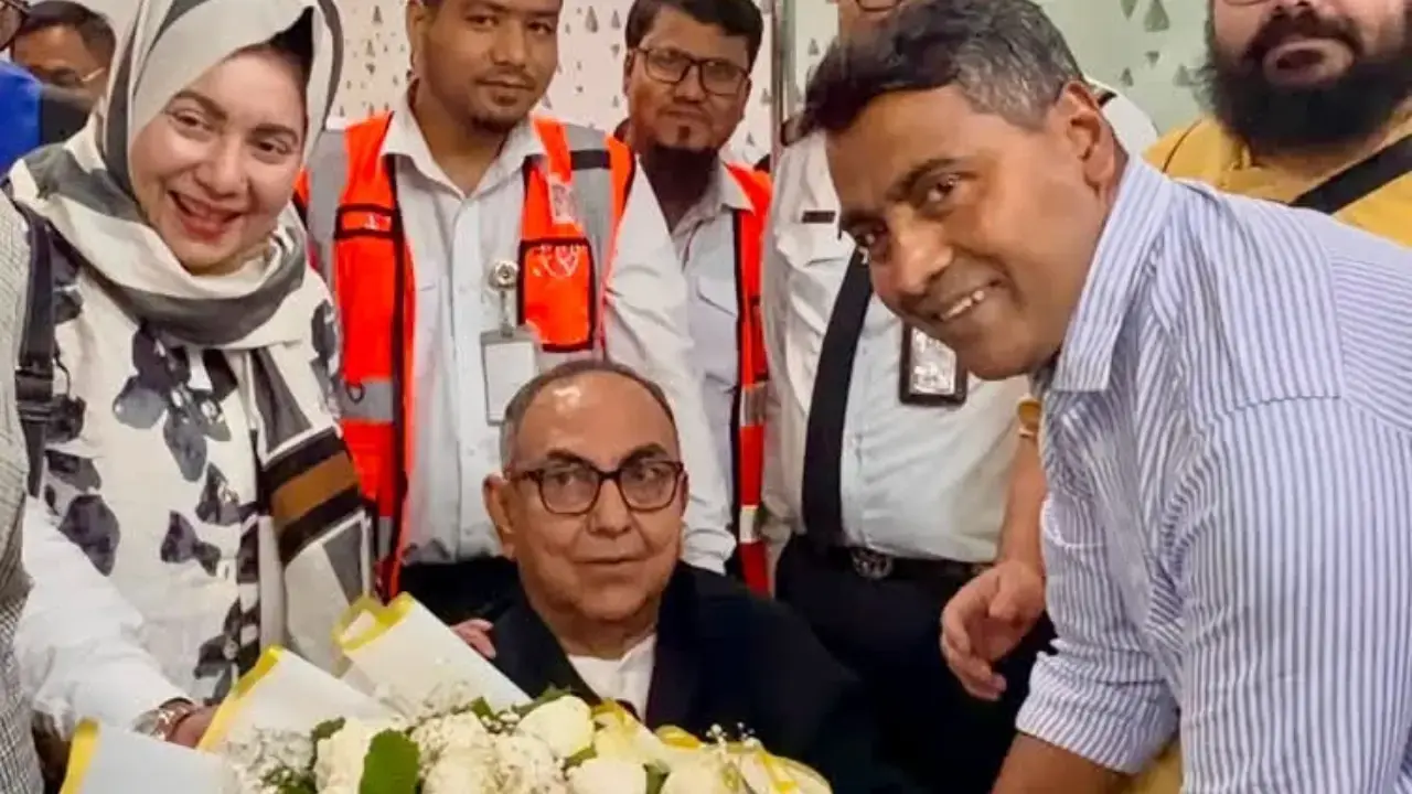 সাড়ে পাঁচ মাস পর দেশে ফিরলেন মির্জা আব্বাস