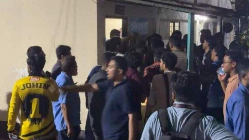 ভুয়া স্ক্রিনশট ঘিরে ছাত্রদলের তুলকালাম, মারধরের শিকার দুই ডা...