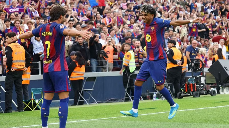 তোরেস-ইয়ামাল নৈপুণ্যে লা লিগা শিরোপার আরও কাছে বার্সেলোনা