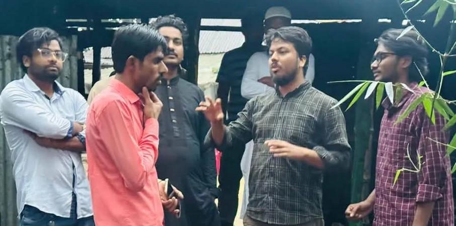 ঢাবি শিক্ষার্থীকে ‘মারধরকারী’ ছাত্রশক্তি নেতার বাড়িতে অগ্নিসংযোগ