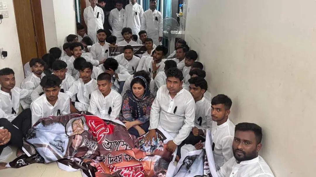 সংযুক্ত ছবি