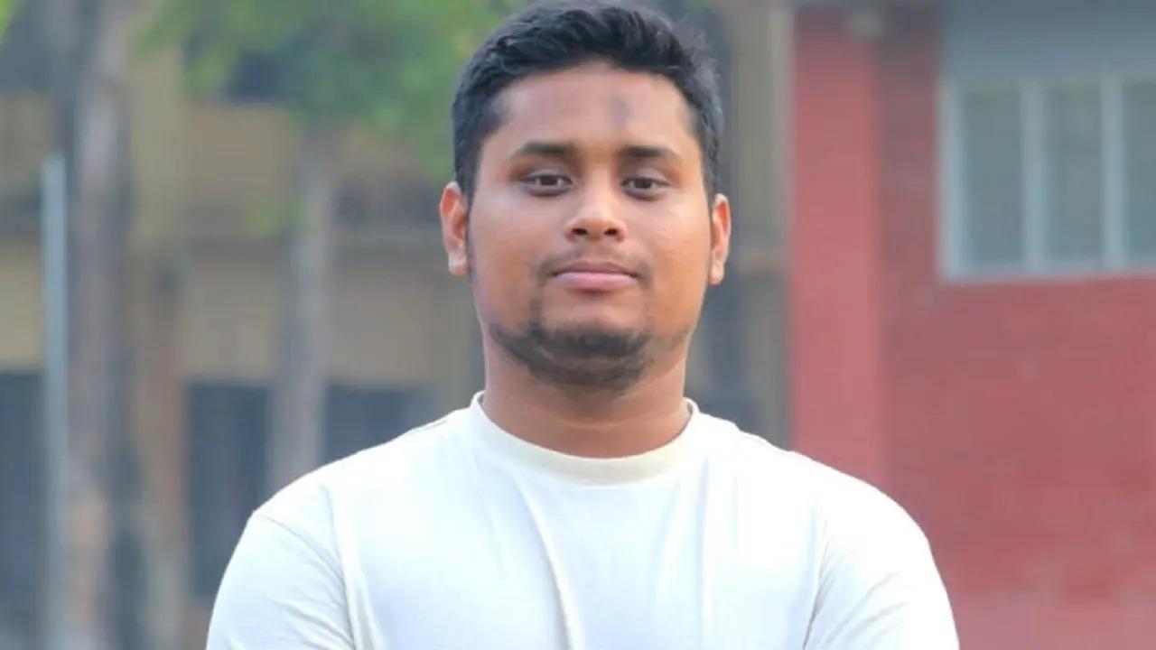 ৩ লাখ চাকরিপ্রার্থীর ভোগান্তির দায় কে নেবে: হাসনাত