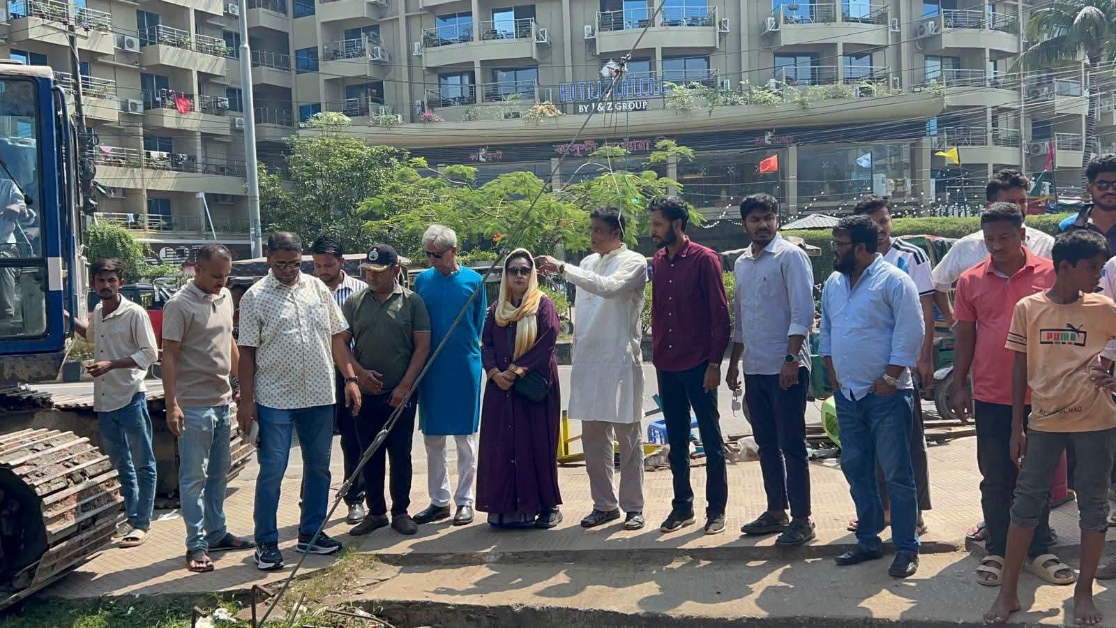 পর্যটন নগরীর জলাবদ্ধতা নিরসনে উদ্যোগ: কক্সবাজারে শৈবাল খাল খনন ও পরিচ্ছন্নতা কার্যক্রমের উদ্বোধন