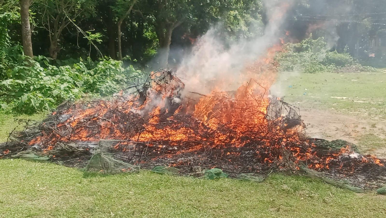 বদলগাছী চায়না দুয়ারীথ রিং জালের ছড়াছড়ি