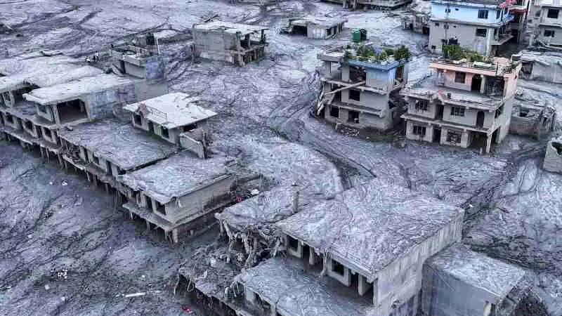 শবাগারে জায়গা নেই, গণকবরের প্রস্তুতি নেপালে