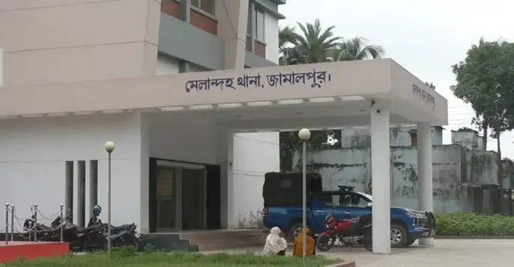 জামালপুরে মুক্তিযোদ্ধার ঘরে আগুন, অভিযোগের সত্যতা যাচাই করছে পুলিশ