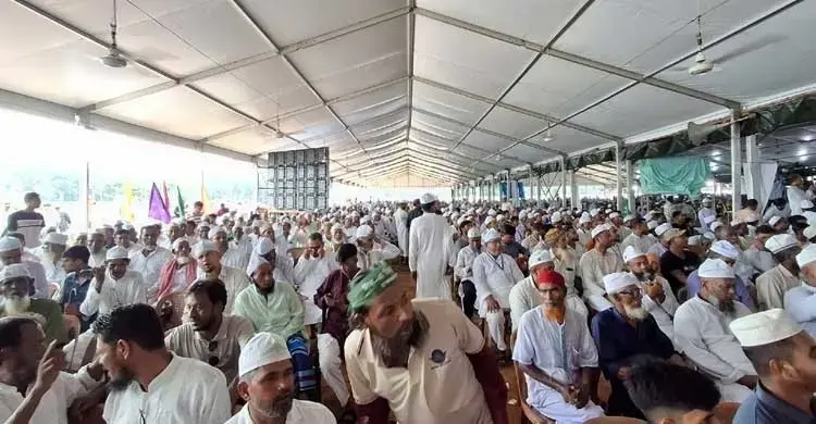 ঈদে মিলাদুন্নবী উদযাপনে সোহরাওয়ার্দী উদ্যানে হাজারো মানুষ