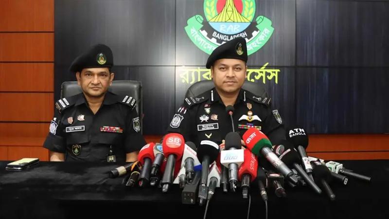 সারাদেশে চাঁদাবাজদের ‘নিরপেক্ষ তালিকা’ করছে র‍্যাব