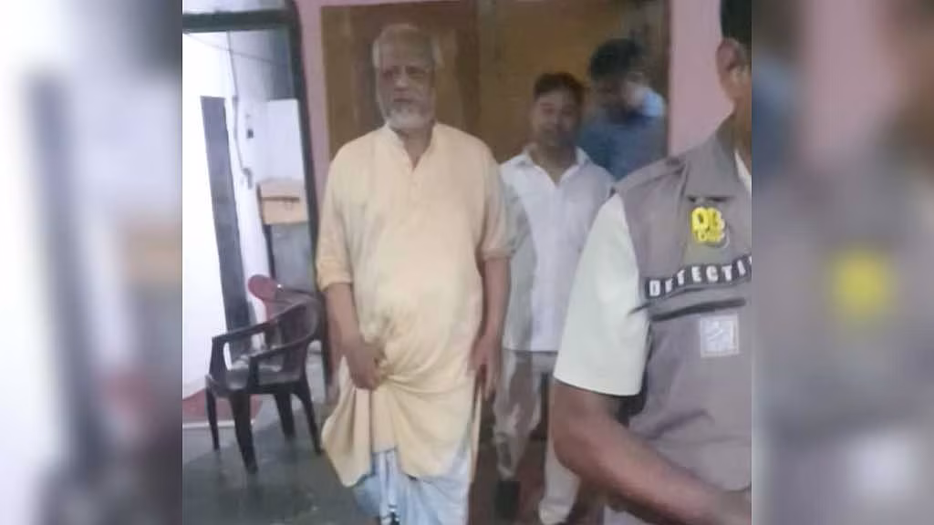 শাহজালালের ইডিকে হুমকি: জামায়াত নেতা আখতারুজ্জামান গ্রেপ্তার