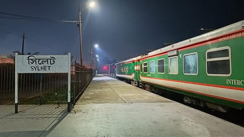 তেলবাহী ট্রেন লাইনচ্যুত, সিলেটের সঙ্গে সারাদেশের রেল যোগাযোগ বন্ধ