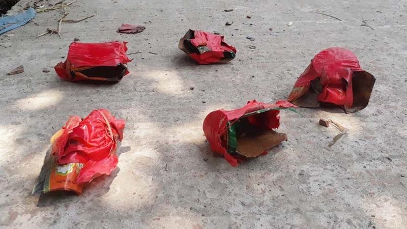 যাত্রাবাড়ীতে ককটেল বিস্ফোরণ ও গোলাগুলি, গুলিবিদ্ধ ১
