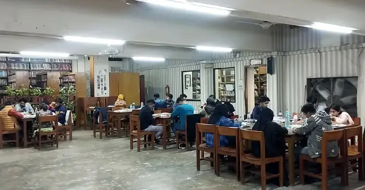 নারায়ণগঞ্জের আলোর বাতিঘর ‘সুধীজন পাঠাগার’