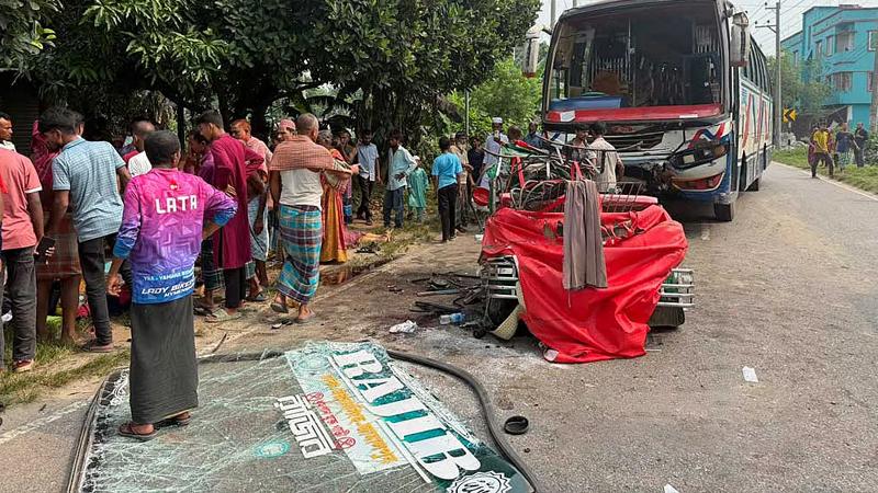 ময়মনসিংহে বাস-সিএনজি সংঘর্ষে নারী-শিশুসহ নিহত ৭