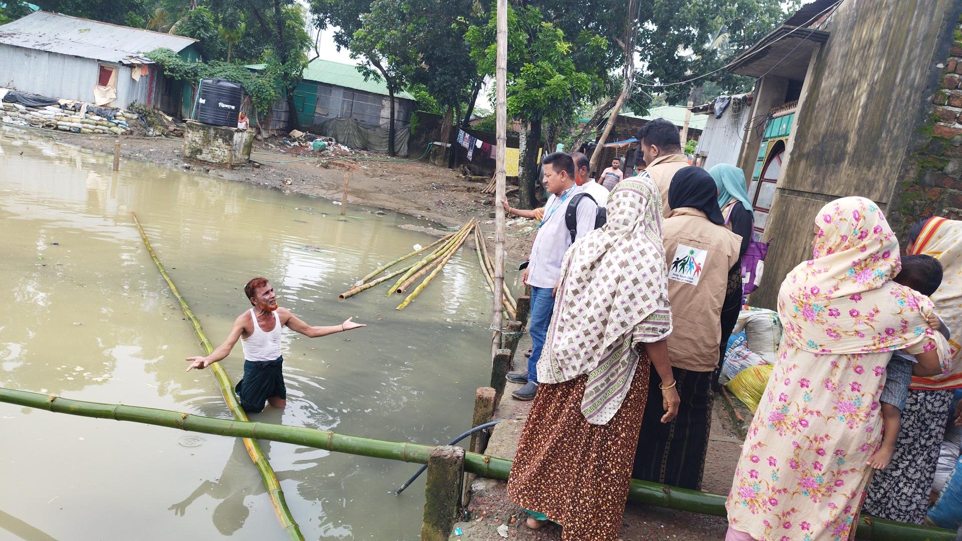 কক্সবাজারে বন্যা ও পাহাড়ধসের ক্ষয়ক্ষতি পরিদর্শনে হেলপ কক্সবাজার