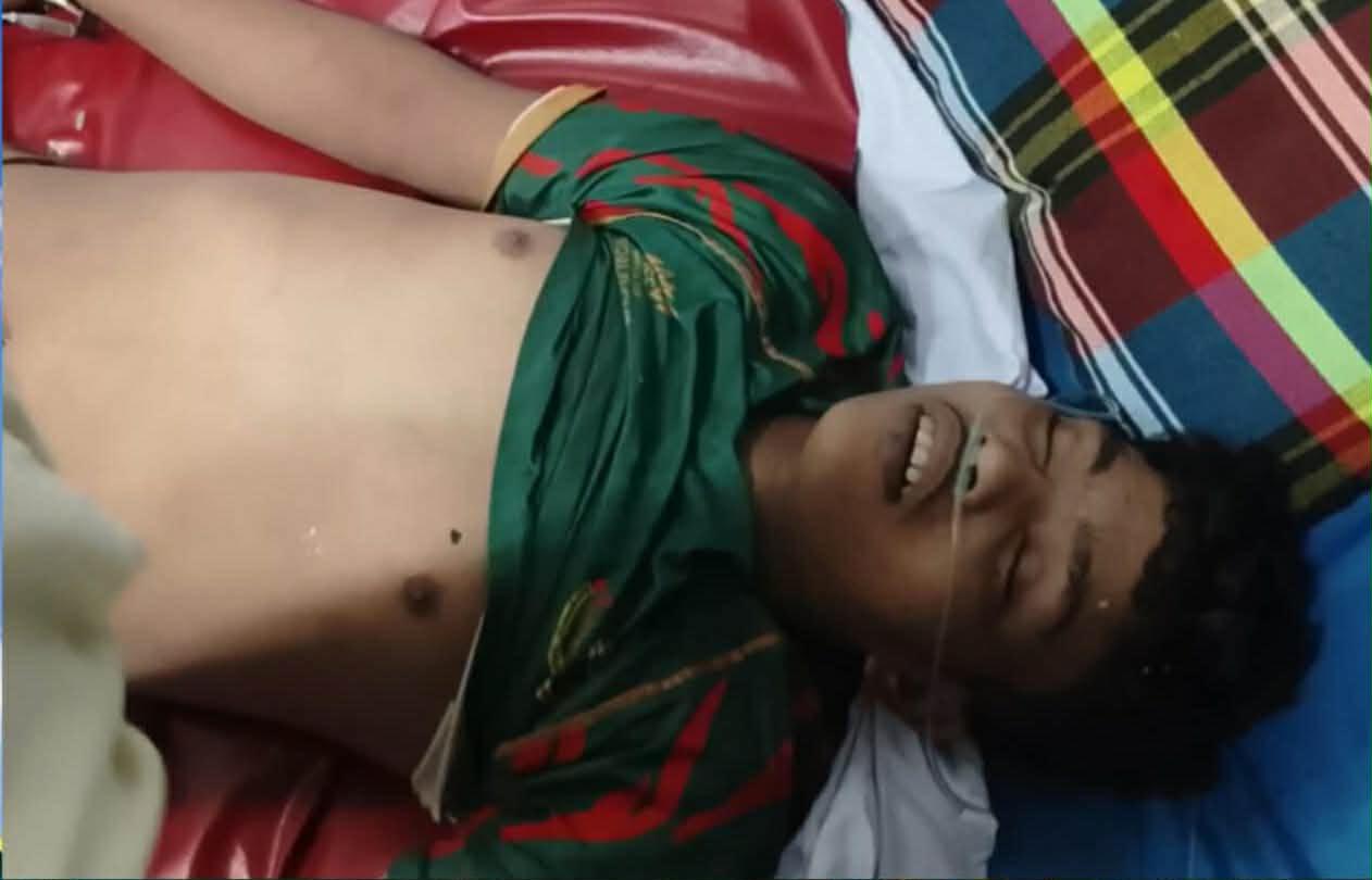 নওগাঁয় পতাকা নামাতে গিয়ে বিদ্যুৎস্পৃষ্টে কিশোরের মৃত্যু