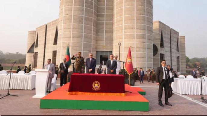 মন্ত্রীদের শপথ বর্জন করে কি পুরোনো পথেই হাঁটলো বিরোধী দল?