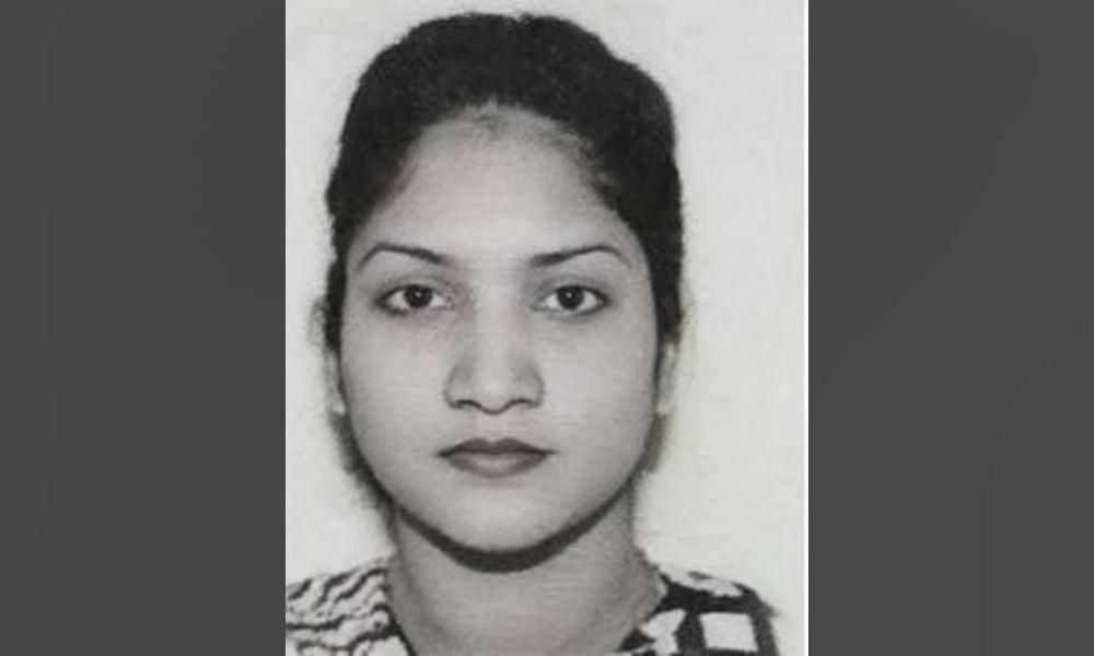 বনশ্রীতে এক বাসের ধাক্কার পর আরেক বাসের চাপা, শিক্ষিকা নিহত