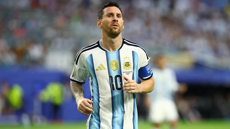 ফুটবল থেকে অনির্দিষ্টকালের ছুটিতে লিওনেল মেসি