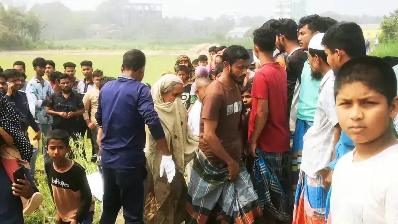 ধর্ষণের বিচার চাওয়া কিশোরীকে বাবার কাছ থেকে ছিনিয়ে নিয়ে হত্যা